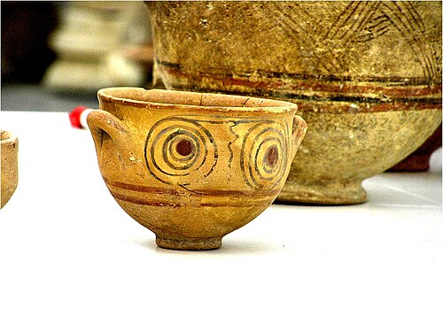 Philistine Bichrome ware